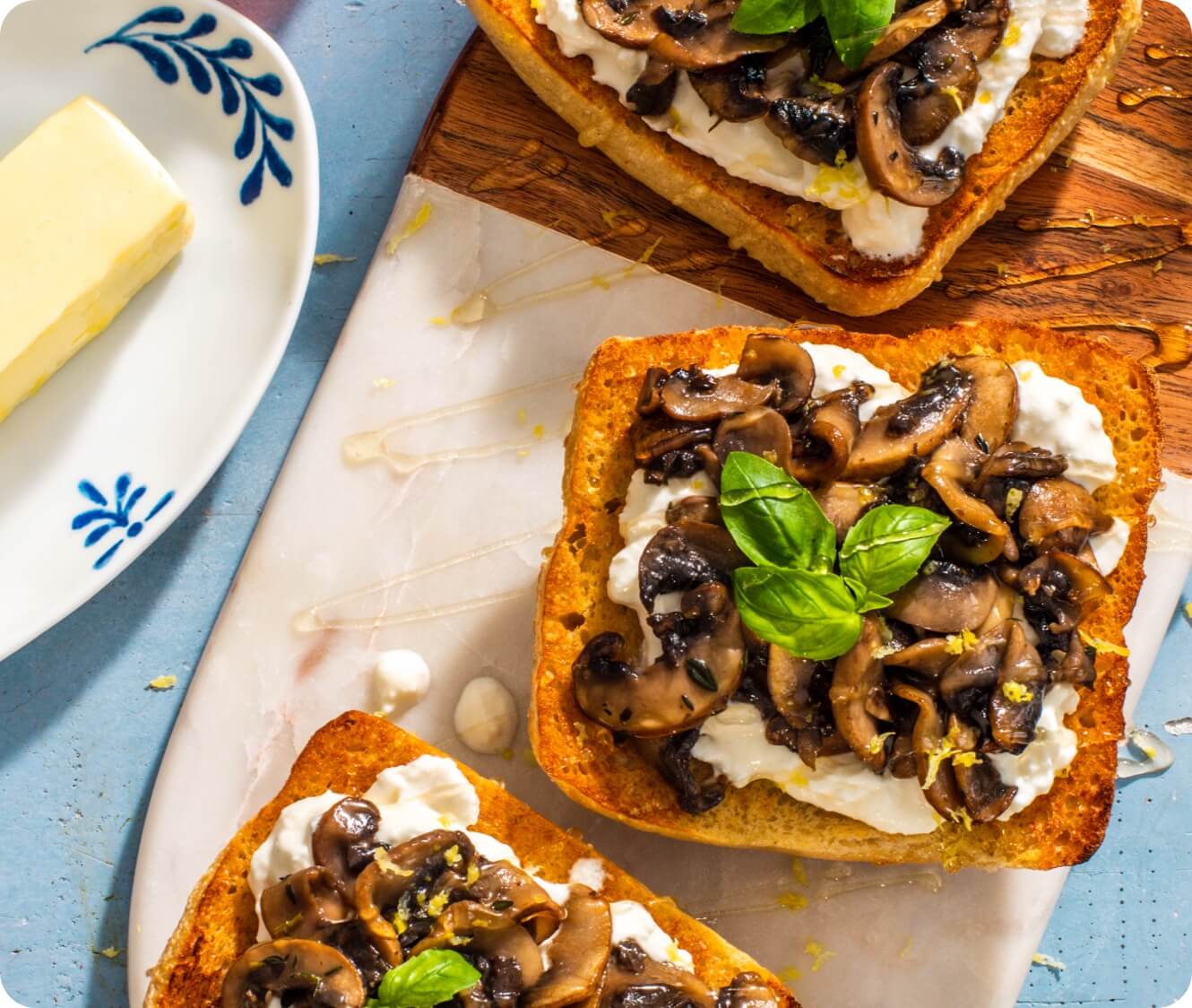 MUSHROOM BURRATA TOAST